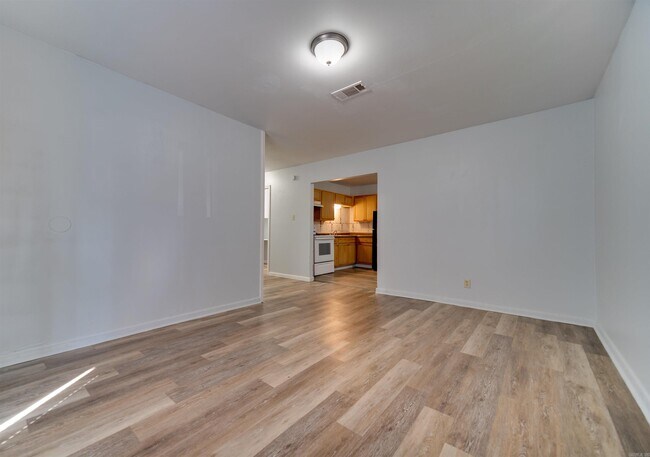 Building Photo - 6508 Pecan Ave