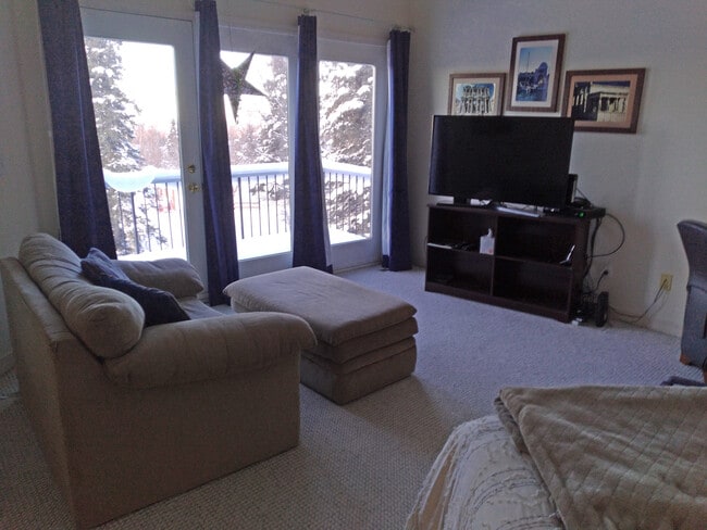 Foto del edificio - 16410 St James Cir