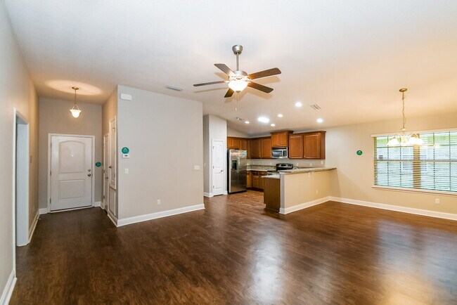 Foto del edificio - 2195 Thornbrook Dr
