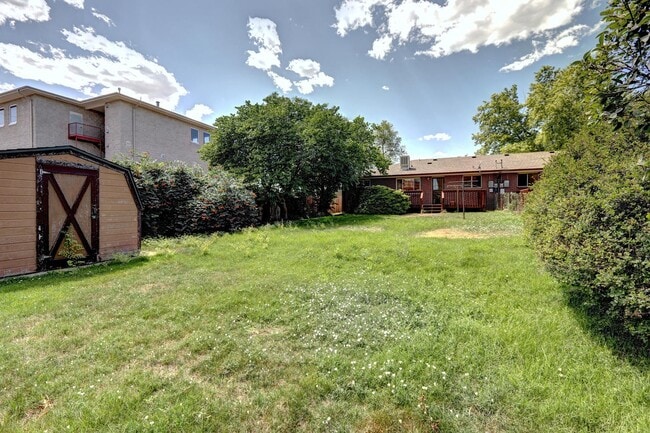 Building Photo - Lakewood! Walk to Belmar Town Center 3 bed...