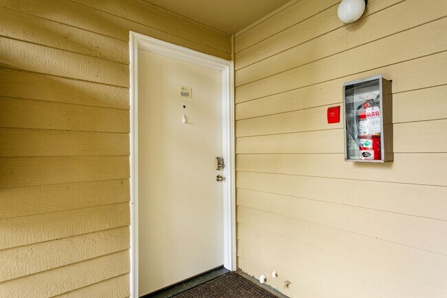 Foto del edificio - Cozy 2 bedroom, 2 bathroom condo- Federal Way Area