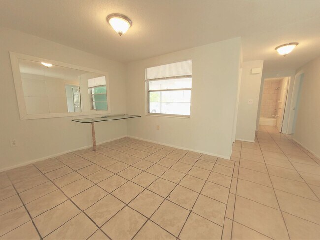 Foto del edificio - 6916 Brentford Rd