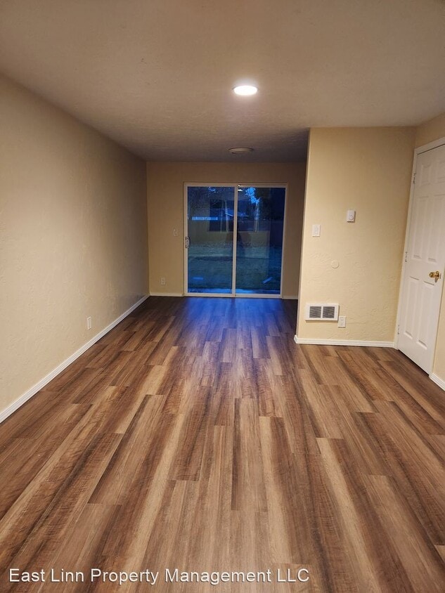 Primary Photo - 2 br, 1.5 bath House - 845 Airway Rd