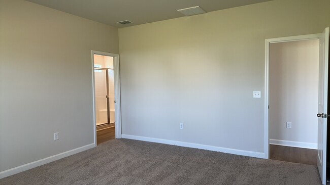 Building Photo - 3057 Palma Wy