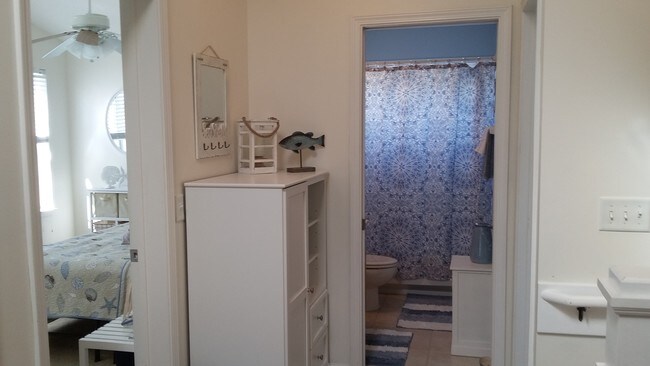 Foto del edificio - 1489 Marshview Ct