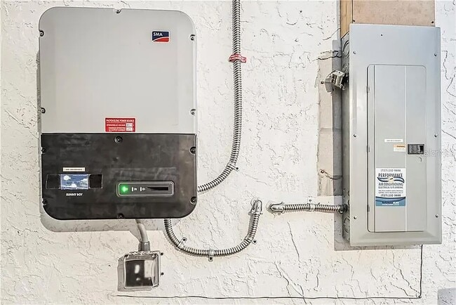 Building Photo - 600 6th Ave SE