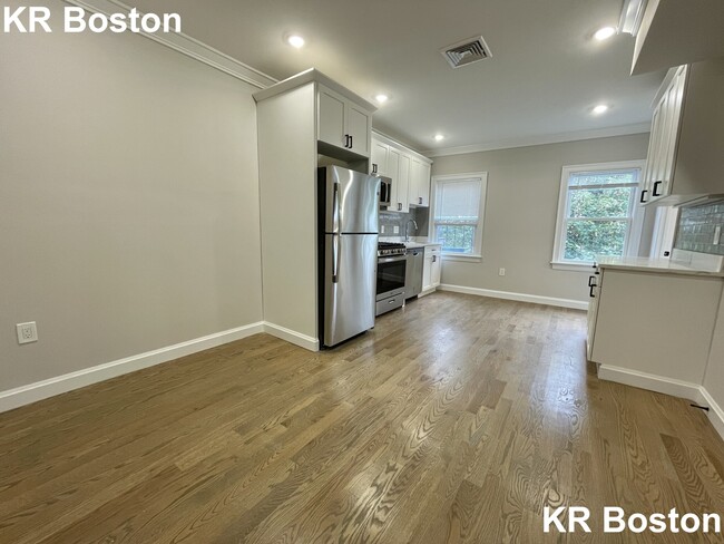 Building Photo - 38 Sheridan St