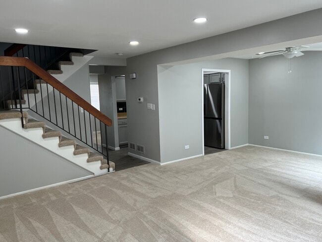 Building Photo - 975 Vernon Ct