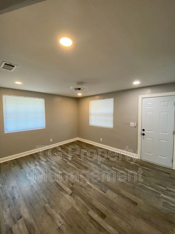 Foto del edificio - 3315 Silver St