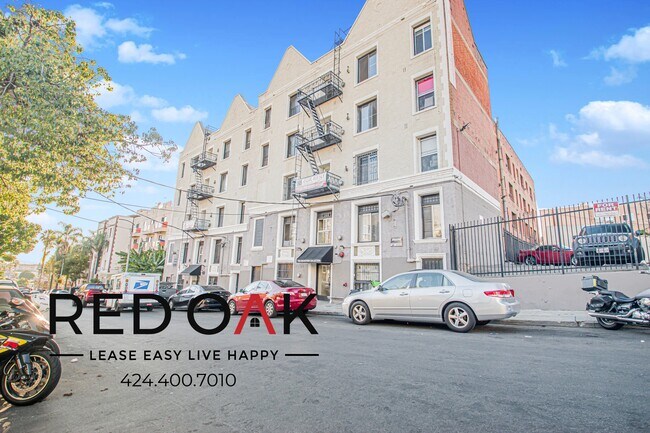 Foto del edificio - 425–427 S. Grand View St-7106