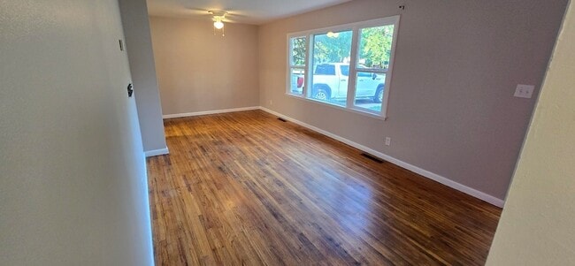 Building Photo - 129 Edgemoor St