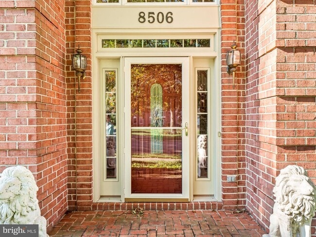 Building Photo - Elegant 4Bd/4Bth Brick Colonial