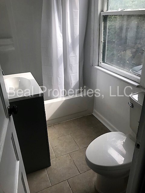 Foto del edificio - 204 E Cross St