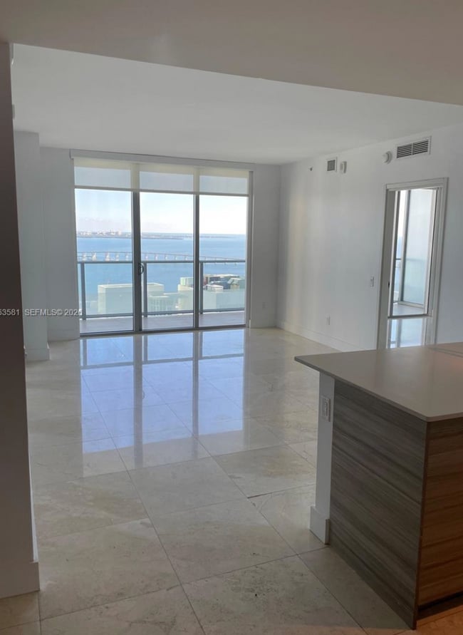 Building Photo - 1300 Brickell Bay Dr