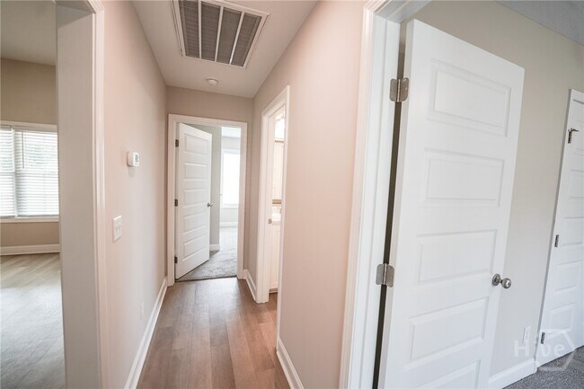 Building Photo - 336 Tallulah Bend