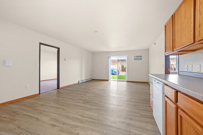 Adéntrate en los espaciosos interiores de los apartamentos Paramount at the Bluffs, con acabados modernos y abundante luz natural. Disfruta de una perfecta combinación de comodidad y estilo en tu nuevo hogar. ¡Agenda tu visita hoy mismo! - Paramount at the Bluffs Apartments