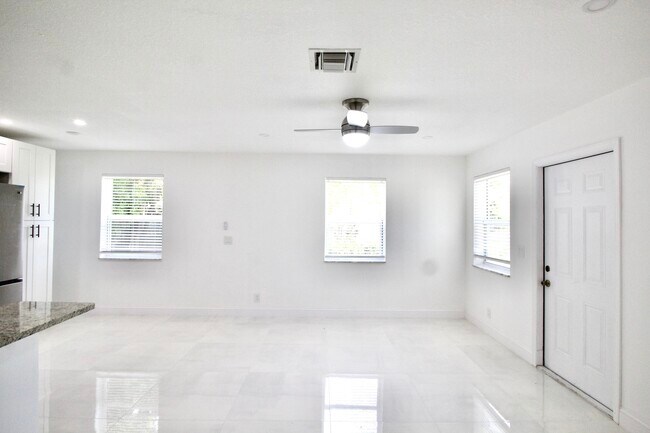 Building Photo - 8871  Sunset Drive  Palm Beach Gardens Fl ...
