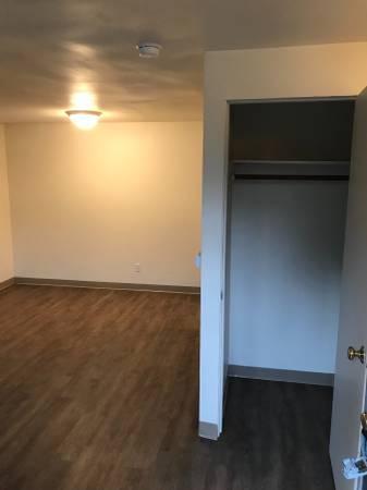 Building Photo - 0 bedroom in Seattle WA 98117