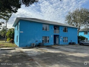 Building Photo - 1527 Schoolhouse St