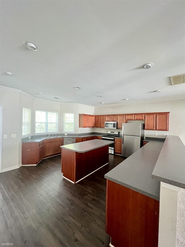 Building Photo - 3 br, 2.5 bath House - 218 Molly Ct