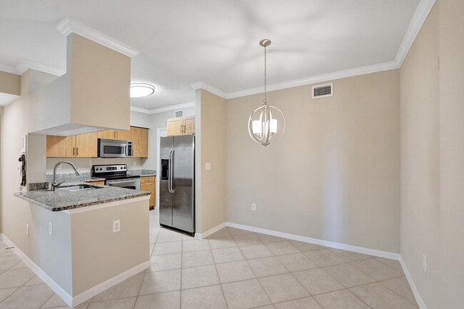 Building Photo - 6533 Emerald Dunes Dr