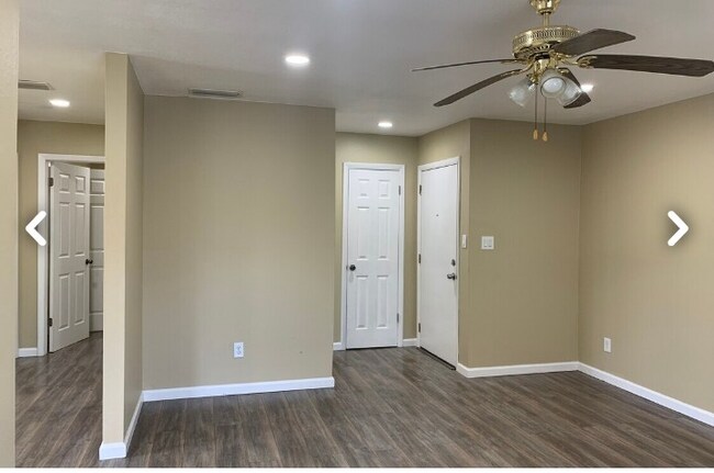 Foto del edificio - 129 Springwood Cir