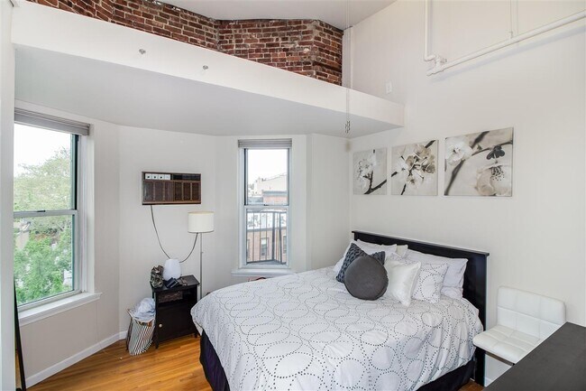 Foto del edificio - 711 Willow Ave