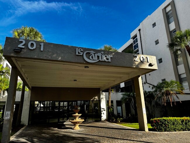 Foto del edificio - 201 178th Dr
