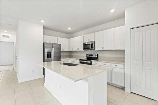 Foto del edificio - 4670 Meyerson Pl