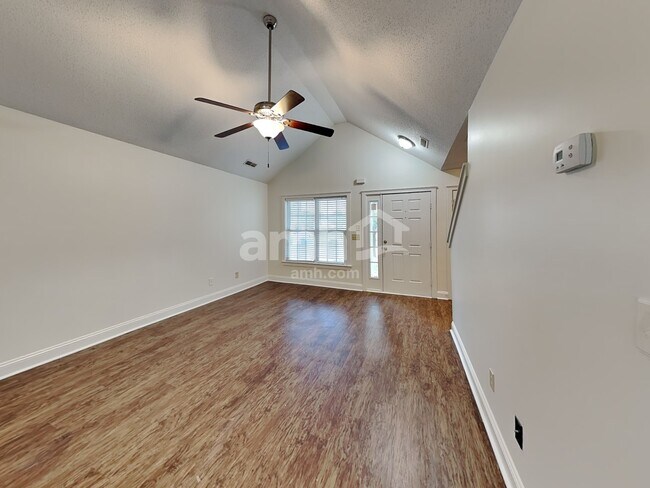 Foto del edificio - 2048 Twilight Ln