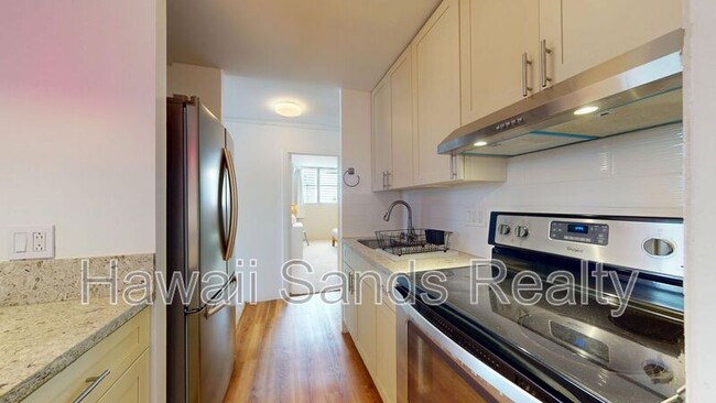 Building Photo - 2442 Kuhio Ave