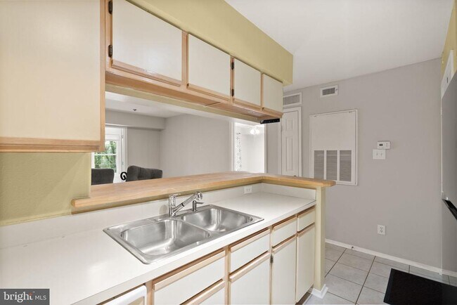 Foto del edificio - 3313 Wyndham Cir