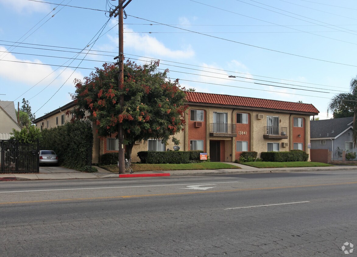 Foto del edificio - 13841 Vanowen