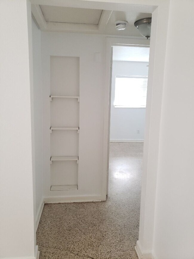 Building Photo - WR-2 Bliss Duplex