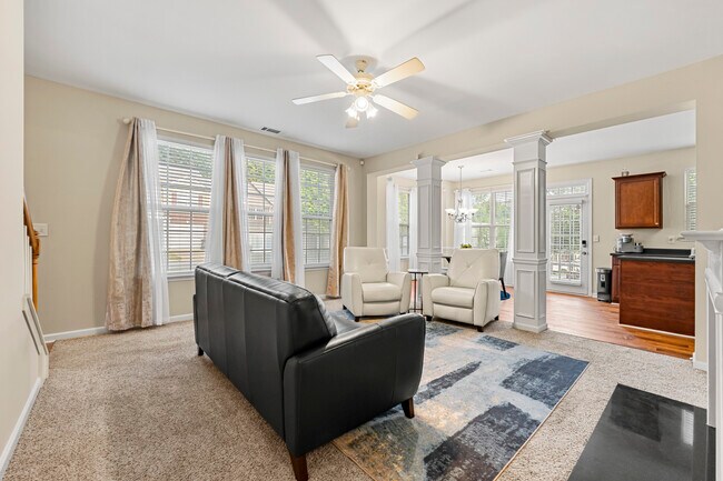 Building Photo - 940 Pierce Brennen Dr