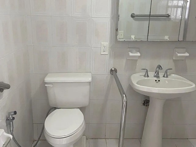 Building Photo - 4360 SW 2nd Terrace