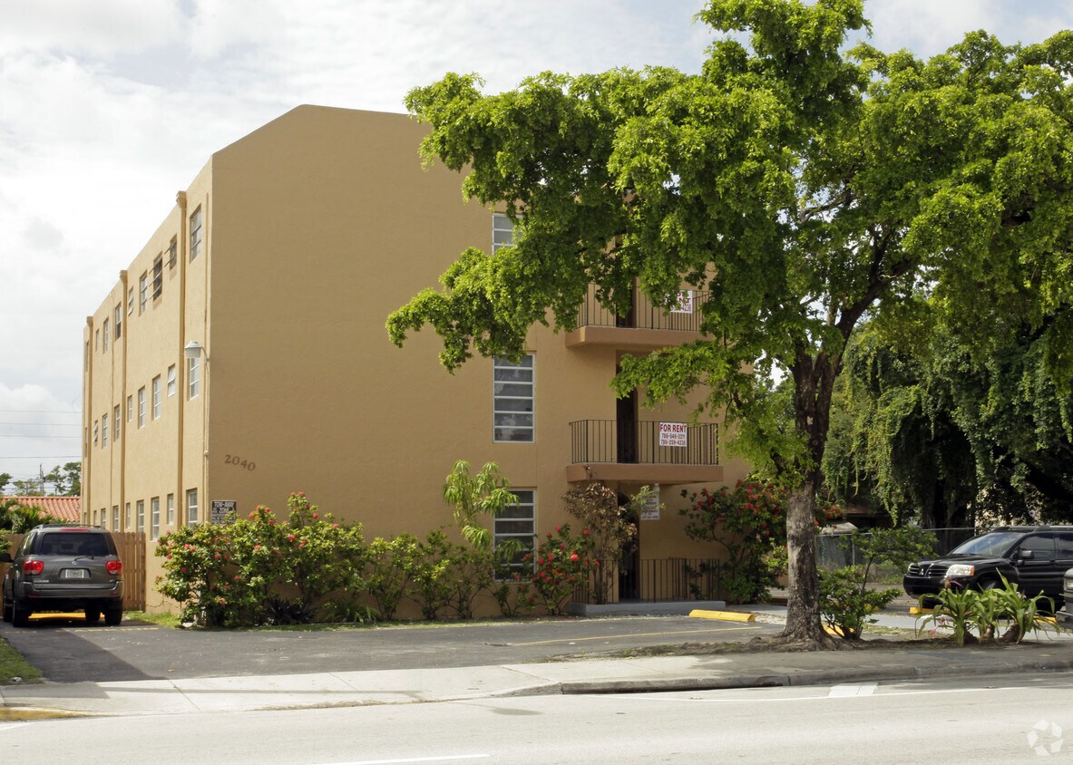 Primary Photo - 2030-2040 NW 7th St
