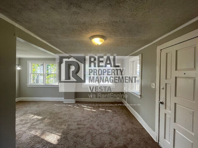 Foto del edificio - 2677 Napier Ave