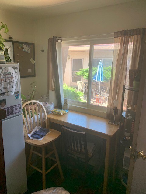 Foto del edificio - $758 | 1BR/1BA | Cat Friendly Condo for re...
