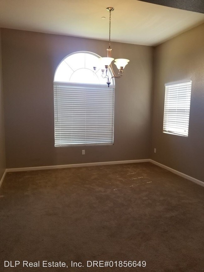 Building Photo - 4 br, 3 bath House - 29403 W Camino Ave