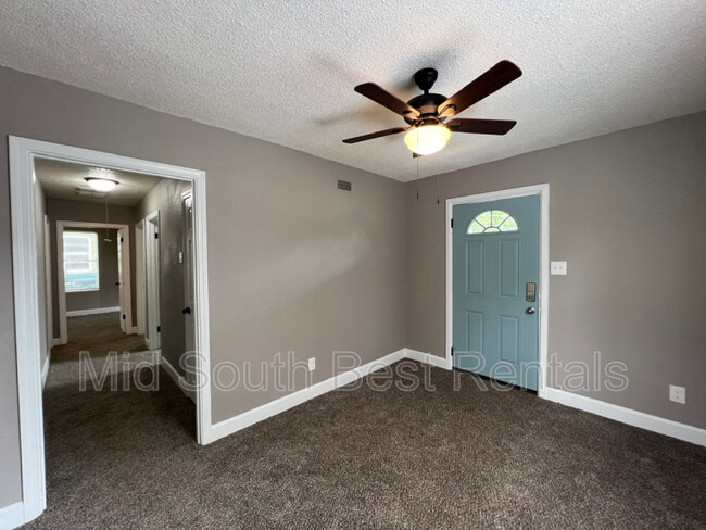 Building Photo - 2723 Frisco Ave