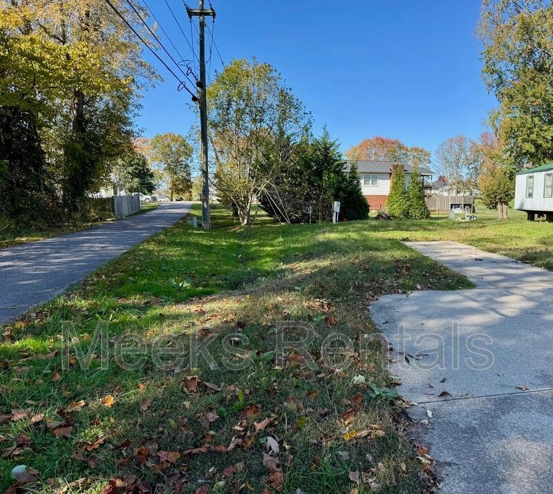 Building Photo - 9 Riddle MHP