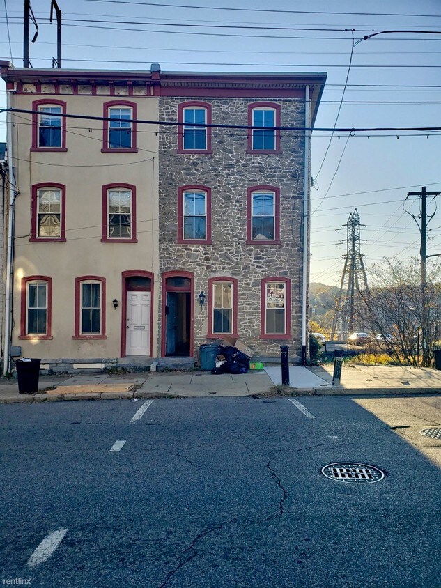 Foto principal - 4748 Umbria St