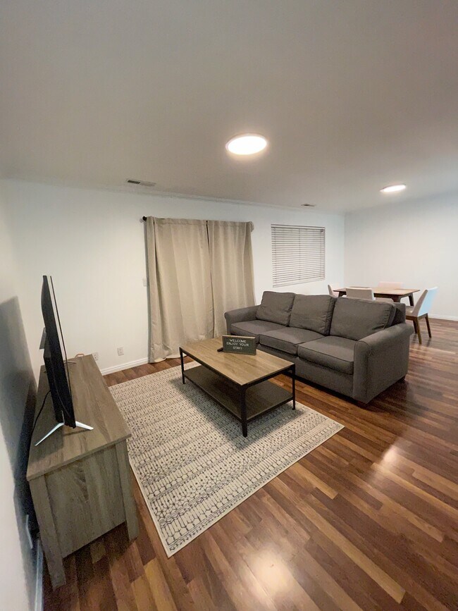 Building Photo - 648 S 500 W