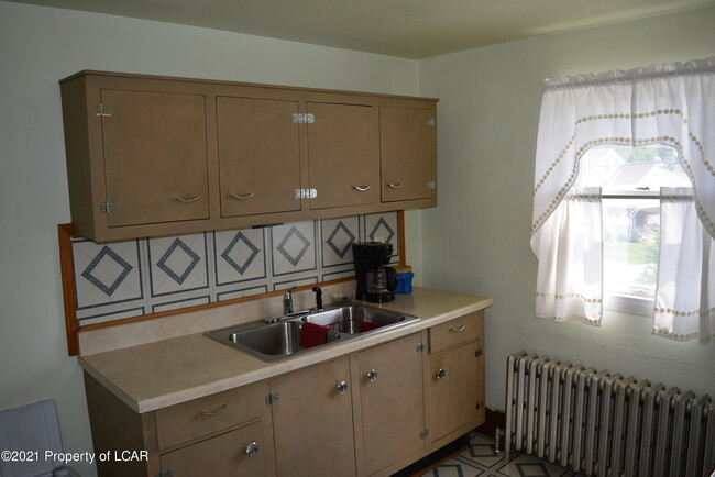 Building Photo - 123 Terrace Rd