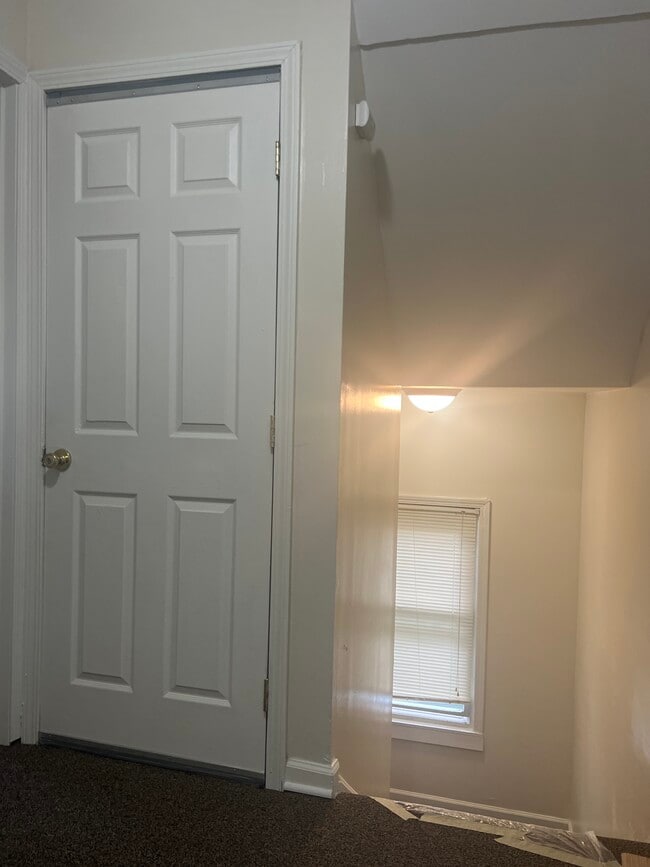 Building Photo - 435 Brooks Ave