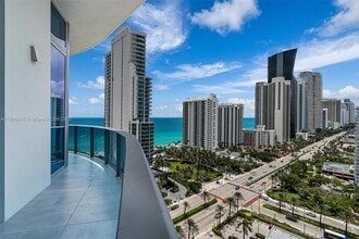 Building Photo - 17550 Collins Ave Building Photo - 17550 Collins Ave