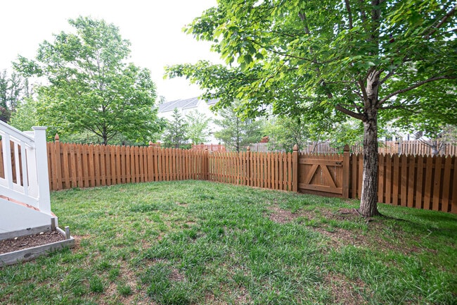 Building Photo - 15446 Painters Cove Way