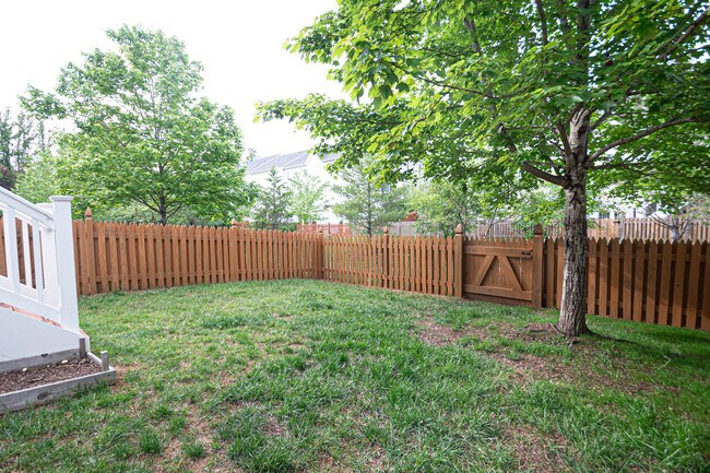 Foto del edificio - 15446 Painters Cove Way