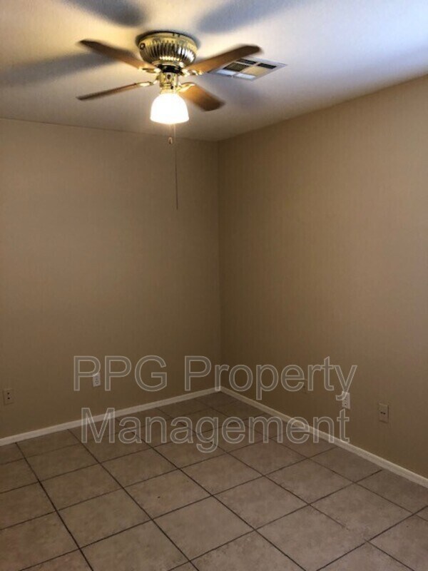 Building Photo - 9331 W Gold Dust Ave
